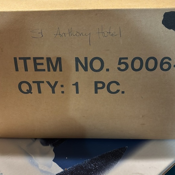 Department 56 St. Anthony Hotel - Picture 4 of 4